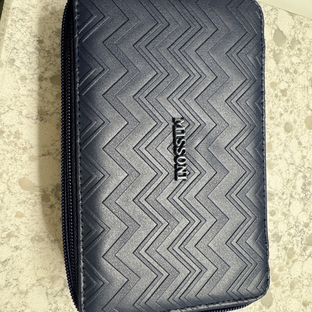 Delta Missoni Dark Blue Zigzag Patterned cosmetic/travel case